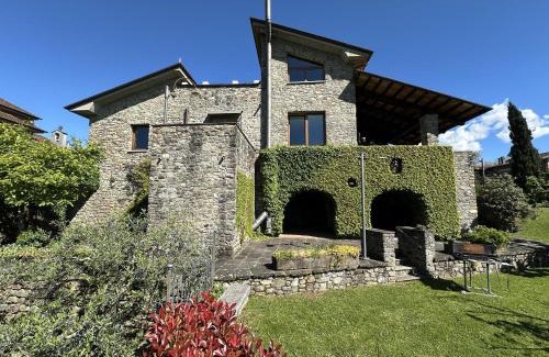 Groppoli Villa | Villa Delia 16p 2 Pools BBQ by VILLASRETREATS