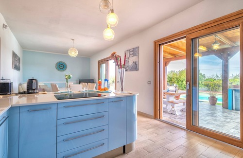 Sorso Villa | 'Villa Della Felicita' with Private Pool, Wi-Fi and Air Conditioning