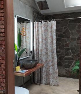 Bukit Lawang House | Villa di Bukit Lawang: LocalDailyLife, near Jungle