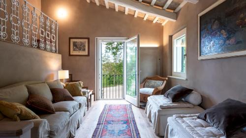 Monterubbiano Villa | VILLA DIANELLA 8&2, Emma Villas