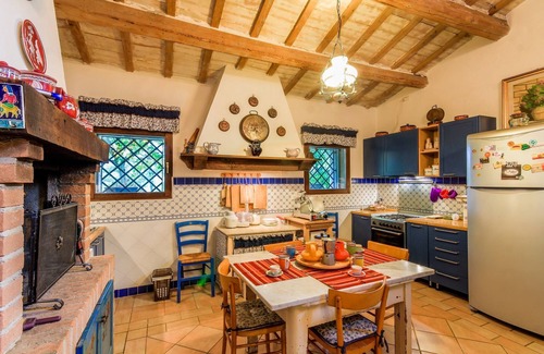 Serra San Quirico Villa | Villa Dipinti with pool in the countryside of Serra San Quirico, 30 minutes from the Adriatic Coast