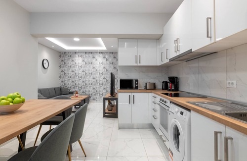 Filerimos Apartment | Villa Divina PoolFront Suites