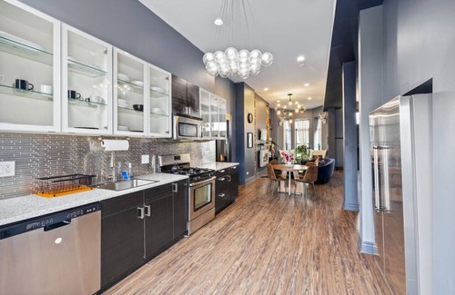 Bronzeville Bed & Breakfast | Villa Dubois Guest House Room 2