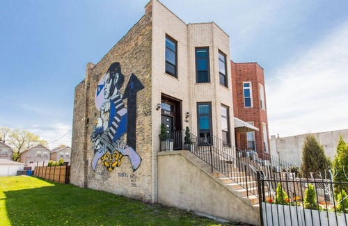 Bronzeville Villa | Villa Dubois Guest House Room 3