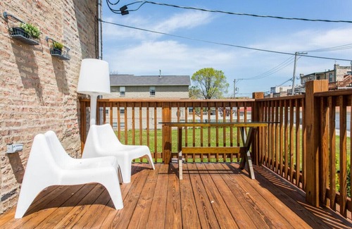 Bronzeville Villa | Villa Dubois Guest House Room 3
