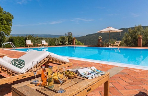 Monsummano Terme Villa | Villa Eccelsa: An elegant and welcoming two-story historical villa surrounded by the greenery, with Free WI-FI.