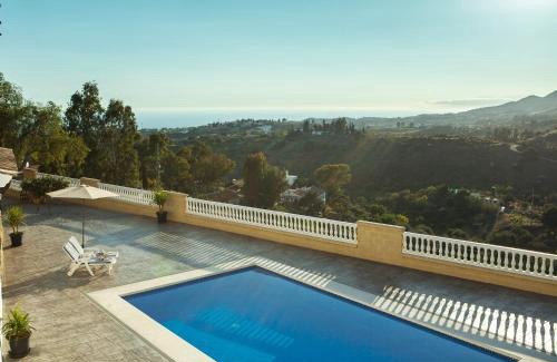 Velez-Malaga Villa | Villa El Palomar Azul with pool and sea view