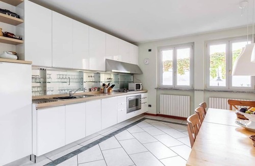 Lierna Villa | Villa "Elisabeth" with Lake & Mountain View, Terrace, Garden, Balcony & Wi-Fi