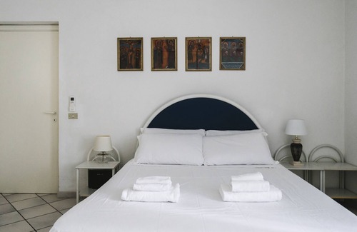 Capo Mimosa-Rollo Apartment | Villa Emilia - Pool Apartment Unit 1