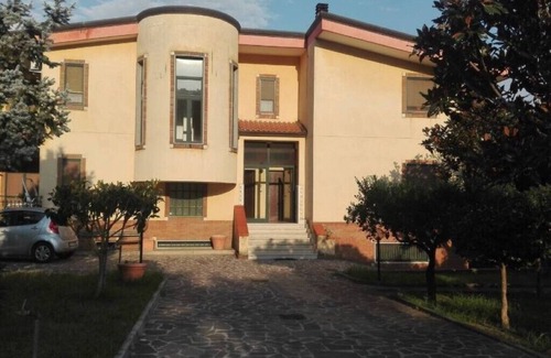 Nocera Inferiore Apartment | Villa Enza surrounded by greenery