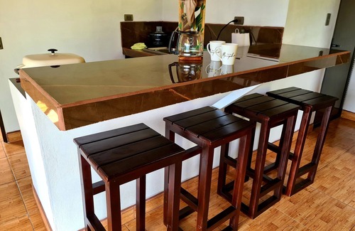 Penas Blancas Villa | Villa Equipada, Rodeada del Bosque Lluvioso