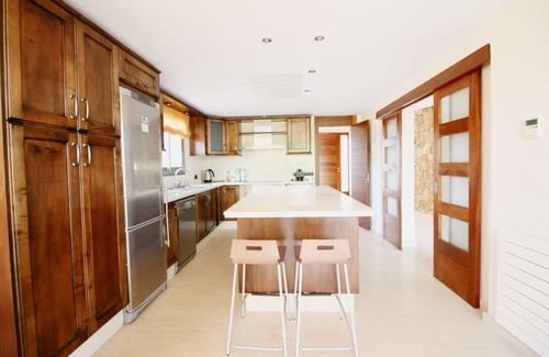 San Antonio Bay Villa | Villa Bellissima | 4 Bedrooms | Private Pool | Wifi | Luxurious