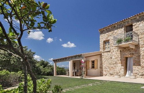 Arzachena Villa | Villa 'Estra' with Sea View, Wi-Fi and Air Conditioning