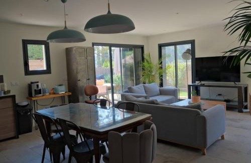Est Villa | Villa Ethan