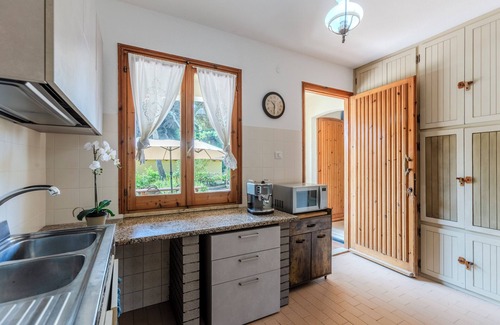 Porto Pino Villa | Villa Etnic Eloise just steps from Porto Pino long beach