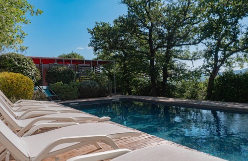 Servas Villa | Villa 'Face Au Mont Bouquet' with Private Pool, Wi-Fi and Air Conditioning