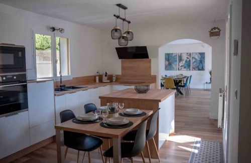 Briord Villa | Villa Farou - Heated Pool in Summer