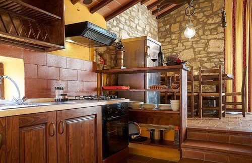 Gaiole in Chianti House | Villa Fauno F: A welcoming cottage located in a small hamlet at the foot of a castle, with Free WI-FI.