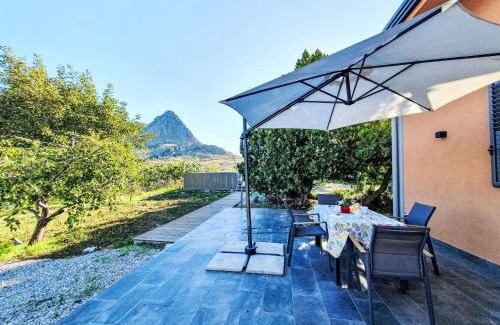 Monreale Villa | Villa Favorita Suites Ginestra by Interhome