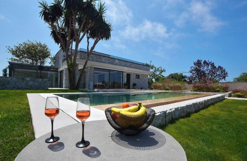 Linia Villa | Villa Flamingo - Private pool, sleeps 8+, 300m away from renowned Issos Beach