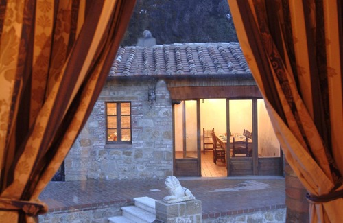 Pienza Villa | Villa Fontana promoted by WeekHomes.com