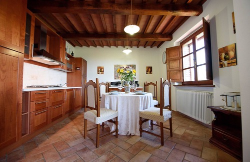Lisciano Niccone Villa | Villa for 10 people with pool with a "truly wonderful" view to Lake Trasimeno