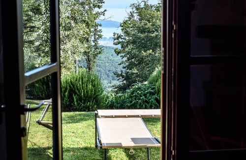 Lisciano Niccone Villa | Villa for 10 people with pool with a "truly wonderful" view to Lake Trasimeno