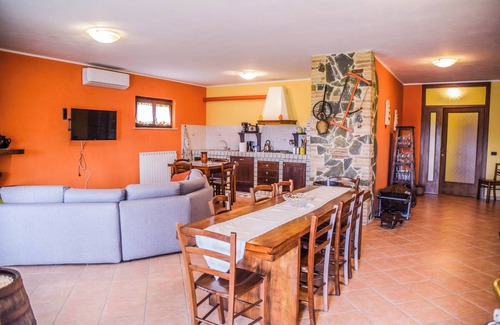 Panicale Villa | Villa for 23 persons with private garden & pool on the Umbria/Tuscany border