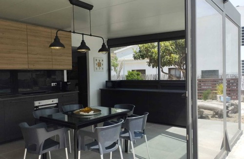 Canyelles Apartment | Villa Franz House Guest house with swimming pool, near Sitges
