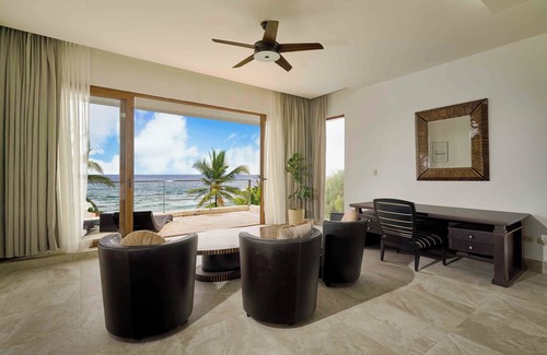 Cabrera Villa | Villa FrentePlaya Chef| Jacuzzi|Starlink|CamasKing