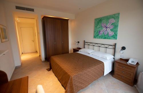 Montelupone Hotel | VILLA GARULLI