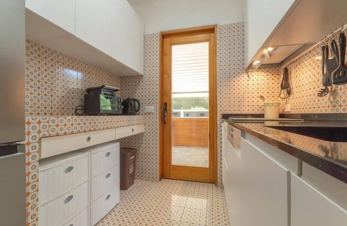 Portobello Villa | Villa 'Gerbera - 250m Dal Mare' with Sea View, Wi-Fi and Air Conditioning