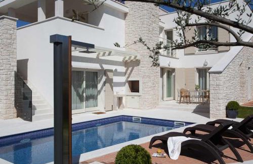 Vabriga Villa | Villa Ginevra by HMZ Villas