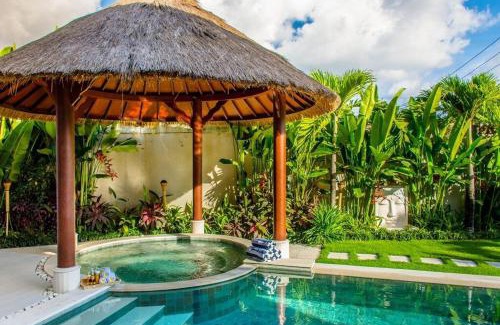 Padonan Villa | Villa Golden Palm Bali Canggu- HUGE luxe 2-storey villa