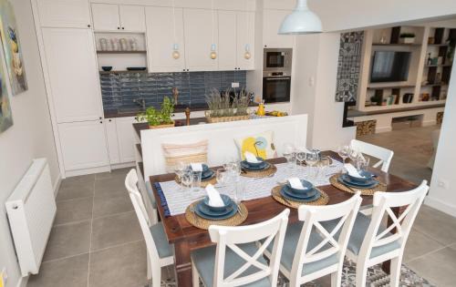 Szentendrei Villa | Villa GreenTree - with Private Pool, close to Budapest