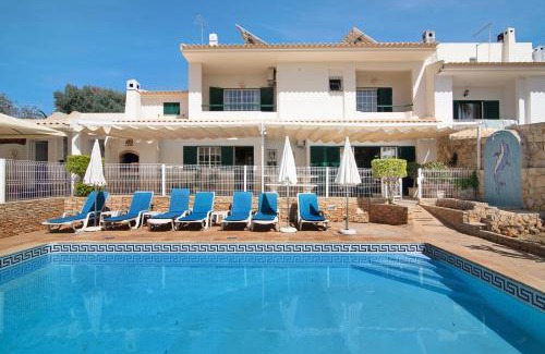 Urbanizacao dos Calicos House | Villa Guisado