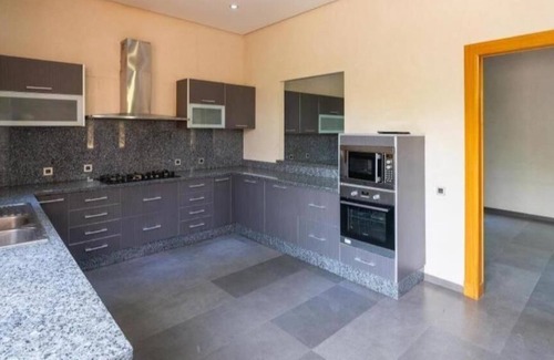 Zaouia Sidi Abdallah Ben Sassi House | Villa Hana B