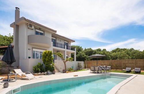 Monopari House | Villa Hercules - Refreshing Pool & Hydromassage