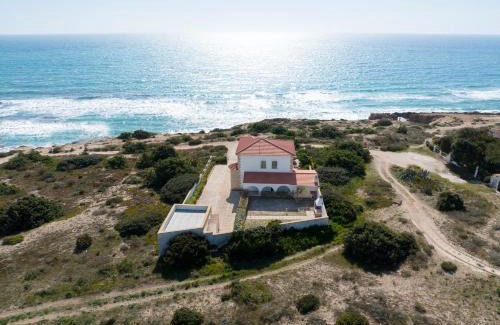 San Giovanni di Sinis Apartment | VILLA HORUS SAN GIOVANNI SINIS - Villa sul mare con grande giardino privato