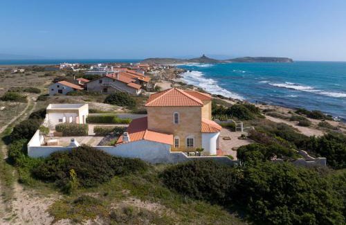 San Giovanni di Sinis Apartment | VILLA HORUS SAN GIOVANNI SINIS - Villa sul mare con grande giardino privato