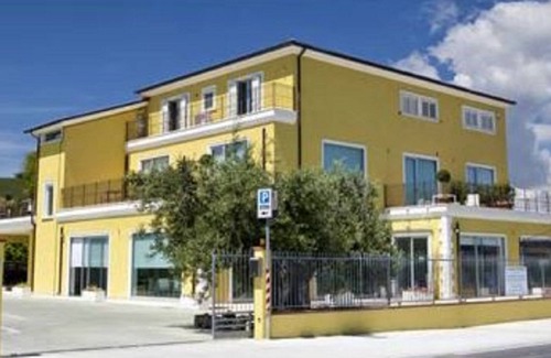 Cologna Spiaggia Bed & Breakfast | Villa imago red rose room