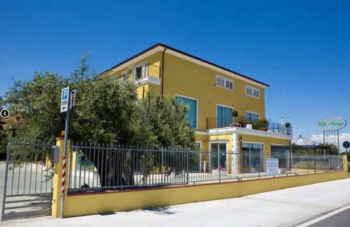 Cologna Spiaggia Bed & Breakfast | Villa imago red rose room