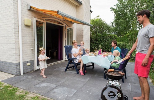 Arcen Villa | Villa in Arcen with bath and combi microwave