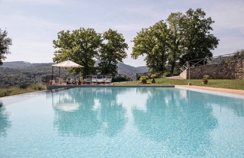 Monticiano Villa | Villa in Castello Di Tocchi with 14 bedrooms sleeps 28