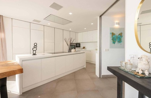 Cap Martinet Villa | Villa in Carrer del Kiwi