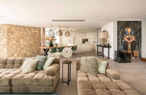 Cap Martinet Villa | Villa in Carrer del Kiwi