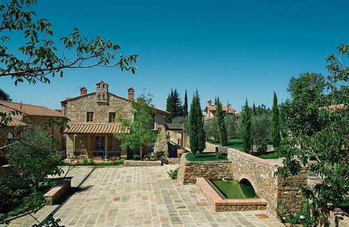 Pian di Sco Villa | Villa in Casa Biondo with 23 bedrooms sleeps 46