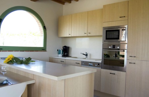 Cortona House | Villa in Cortona With Pool Near Lake Trasimeno