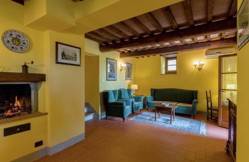 San Pietro a Cegliolo Villa | Villa in Cortona with Pool and Val di Chiana View