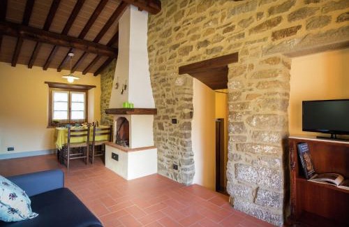 San Pietro a Cegliolo Villa | Villa in Cortona with Pool and Val di Chiana View